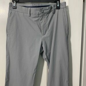 Vineyard Vines on the go performance